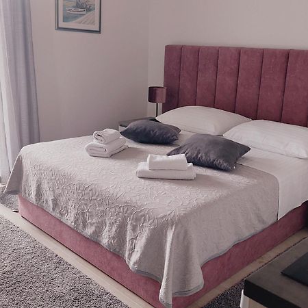 Villa Rosso Baška Voda Szoba fotó