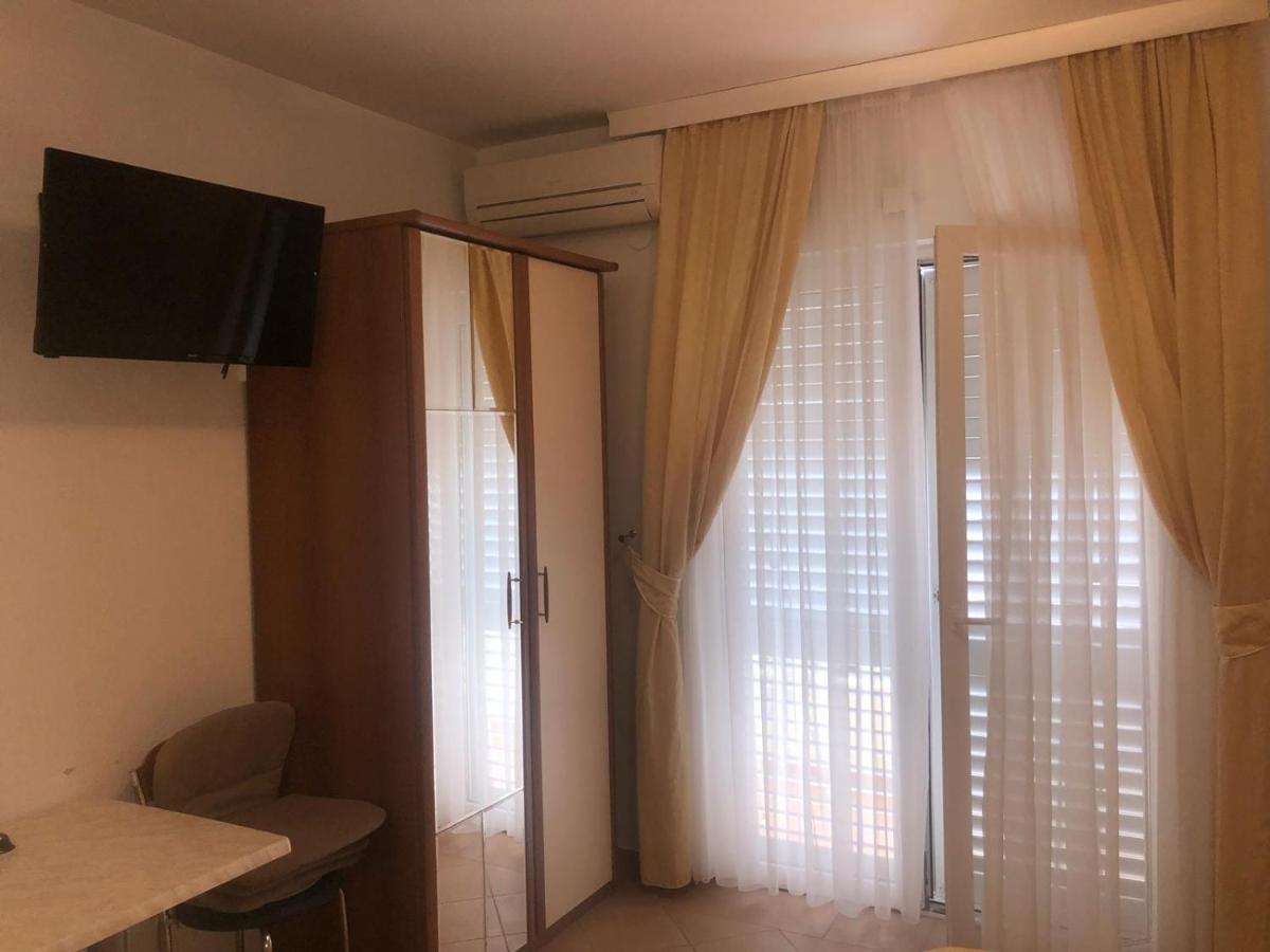 Villa Rosso Baška Voda Kültér fotó