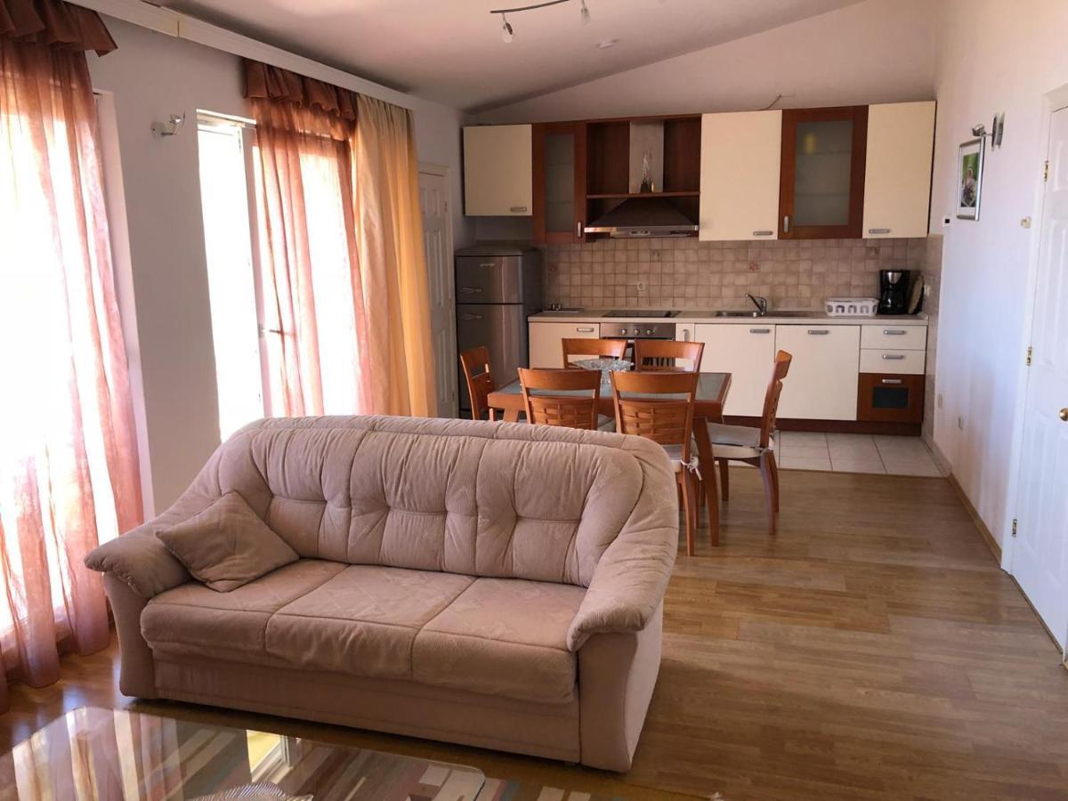 Villa Rosso Baška Voda Kültér fotó