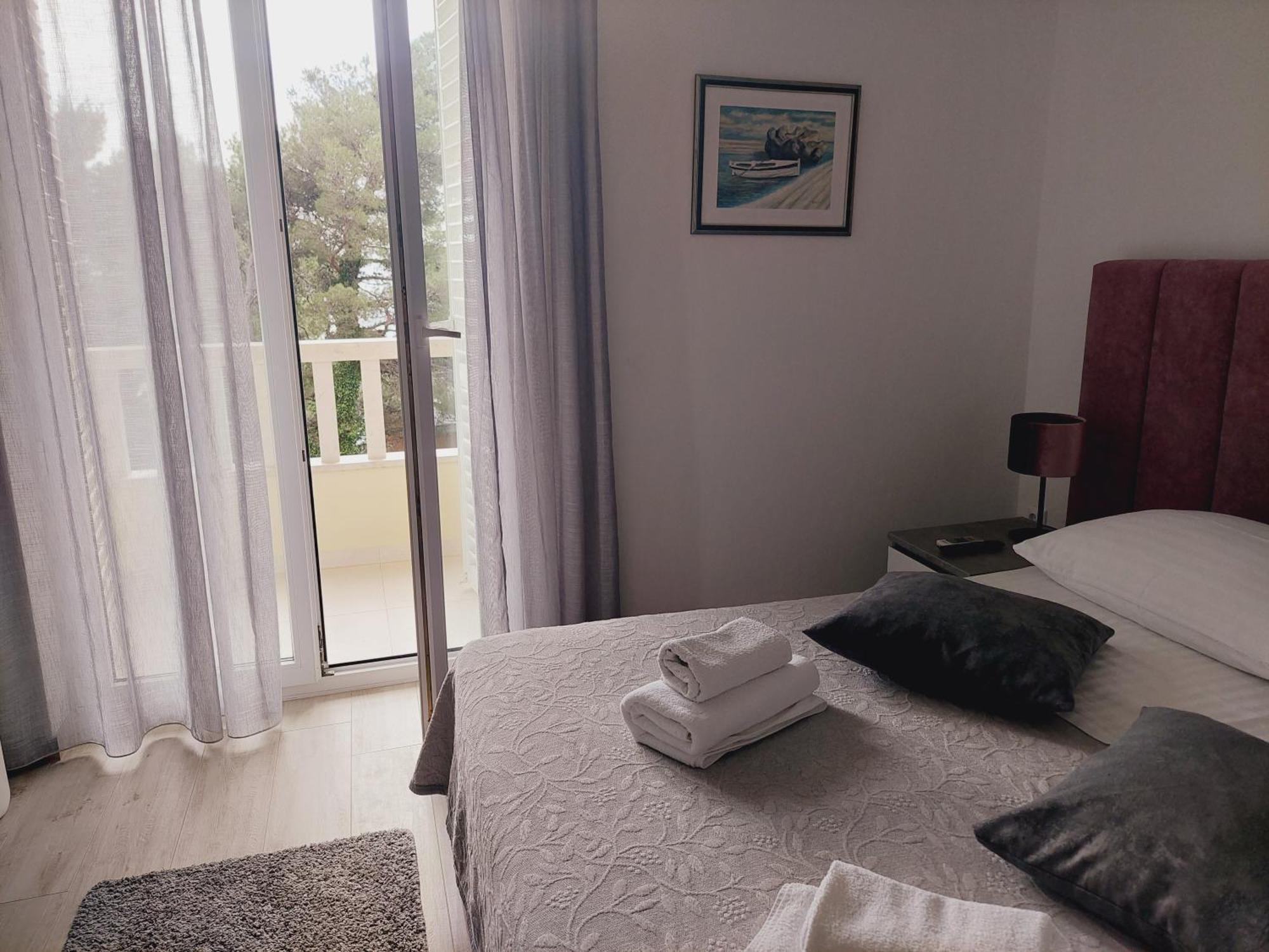 Villa Rosso Baška Voda Szoba fotó